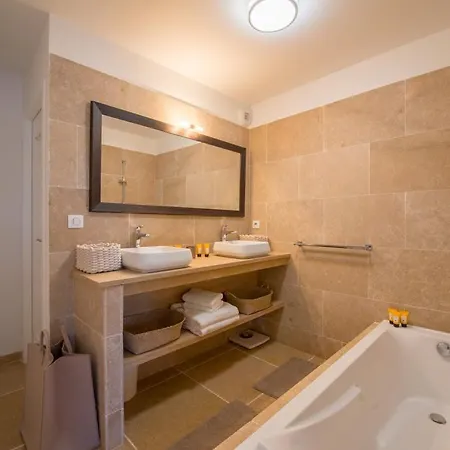 In Great Location - Saint-tropez ! * Сен-Тропе