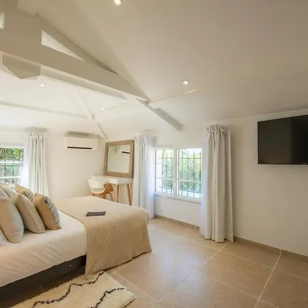 In Great Location - Saint-tropez ! * Сен-Тропе