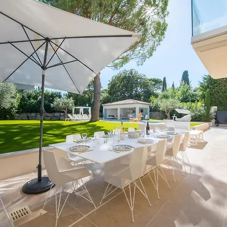 In Great Location - Saint-tropez ! Сен-Тропе